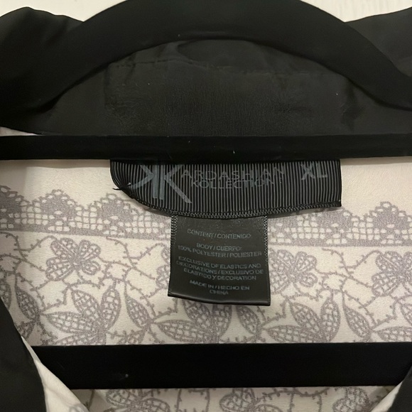 Kardashian collection;vintage black/white pattern shirt;size XL; Great condition - Picture 3 of 6